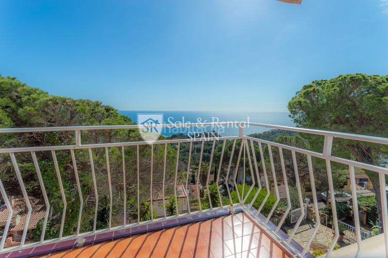 Foto 53c47a48-2298-4f84-bbc1-3257ef4e813b. Casa espectacular casa con licencia turística y vistas panorámicas al mar en santa cristina, ! en Blanes