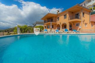 Casa a Residencial Blanes - Vistamar. Fantástica casa con vistas al mar y licencia turística en blanes