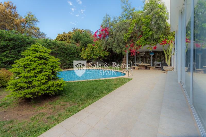 Foto acabb544-35f2-417a-88e8-61248bfb0280. Casa con piscina in Canyelles Lloret de Mar