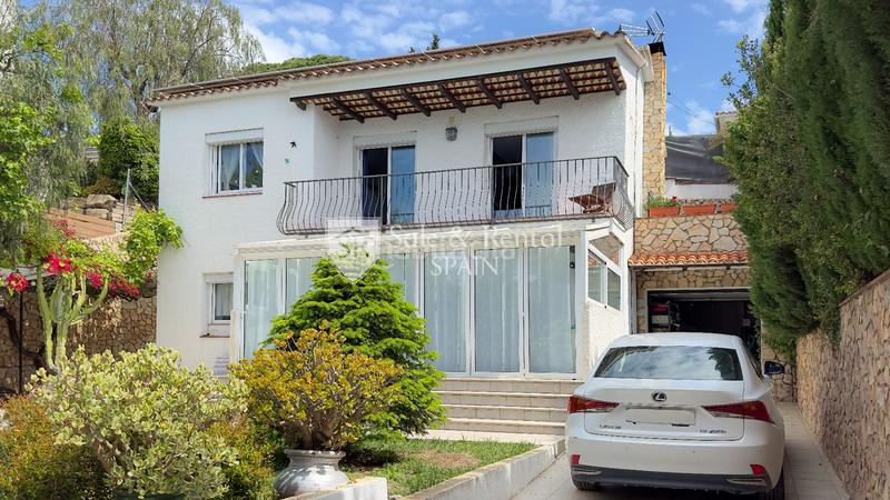 Foto ca6ad32d-e9ca-40b7-a909-db0db0c2423e. Casa con piscina in Canyelles Lloret de Mar