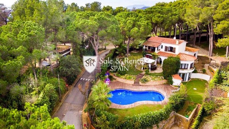 Foto 616faf50-fe22-4968-9117-3ebb15ee25fb. House with heating pool in Montgoda Lloret de Mar
