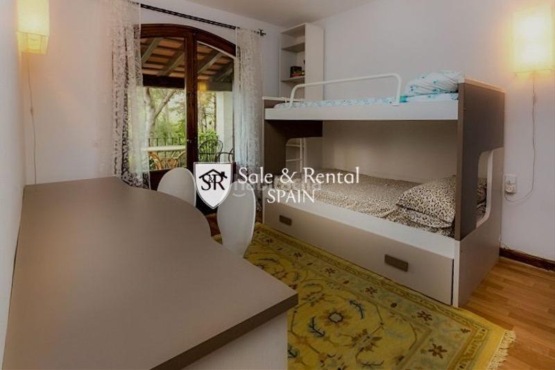 Foto c7cdbe3f-e083-4072-89de-951a22e2d054. House with heating pool in Montgoda Lloret de Mar