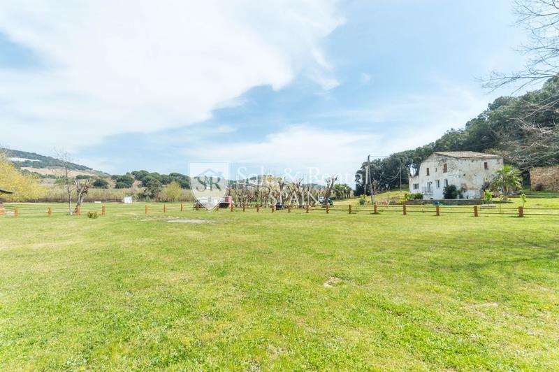 Foto ab7645c3-10e4-4dd2-8aa3-39e73bc596a1. Casa a Urbanitzacions Sant Pol de Mar