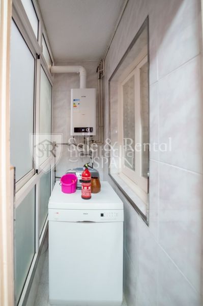 Foto 26f27d6e-dbea-4c8b-8536-55ce5f0b9547. Pis a Els Pavos Blanes