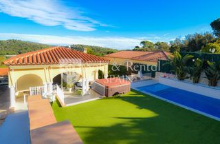 Casa a Los Pinos-Politur. Villa de lujo con licencia turística en treumal  calonge, límite