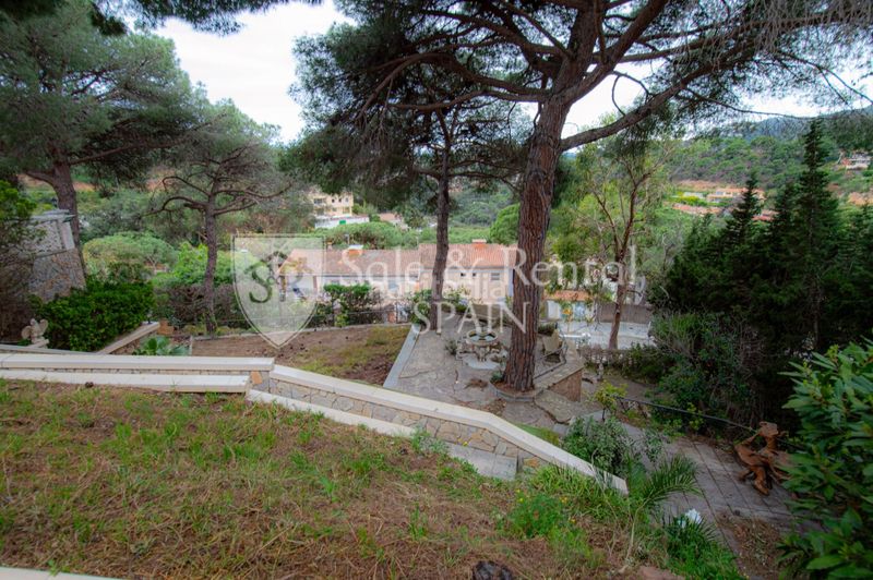 Foto 3ac494a4-c4b3-4b9b-b9e9-4ad97963843a. Casa amb calefacció piscina a Canyelles Lloret de Mar