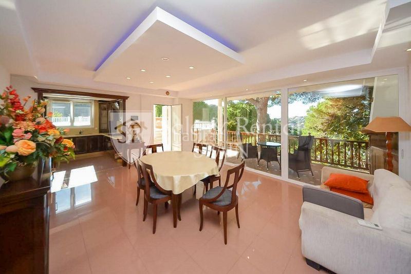 Foto a4675d74-6de6-4066-8ab6-295eac637bdd. Casa amb calefacció piscina a Canyelles Lloret de Mar