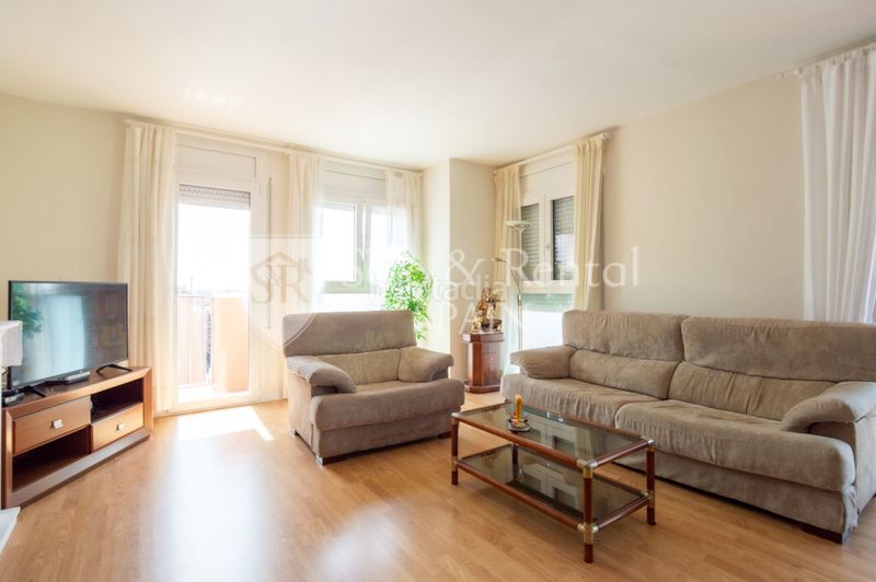 Foto ee07e83f-5413-4373-94ae-34d664ce6789. Pis a Centre Blanes