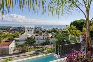 Maison à Roca Grossa. Exclusiva villa de obra nueva de alto standing con piscina y vis