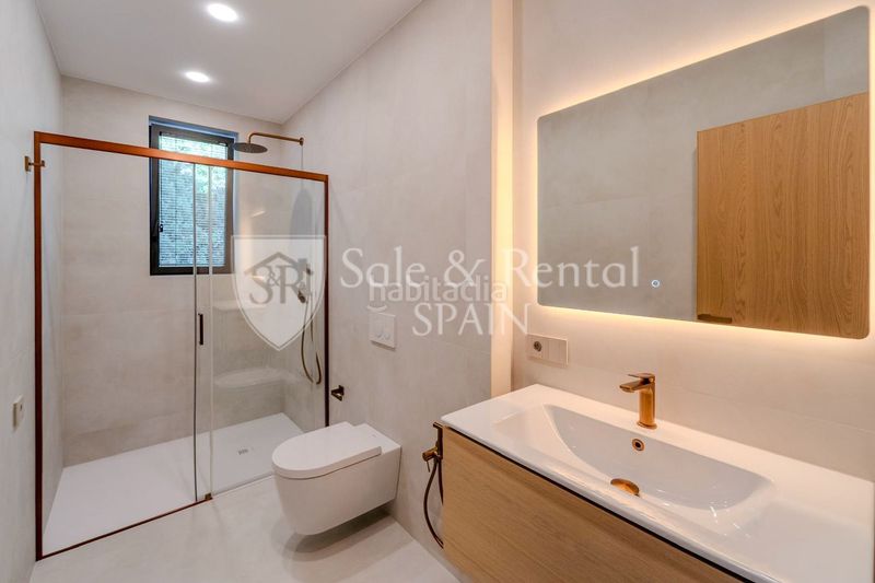 Foto 3d93465b-ad36-44b5-adce-cbec36f189de. Casa amb piscina a Roca Grossa Lloret de Mar