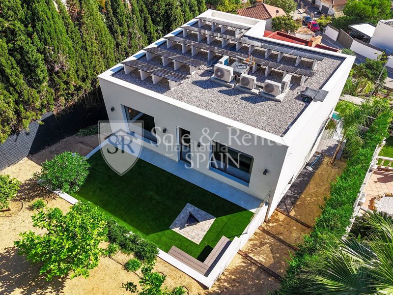 Foto f42da6c2-8acb-4113-aaa5-5a514a4f444b. Casa amb piscina a Roca Grossa Lloret de Mar
