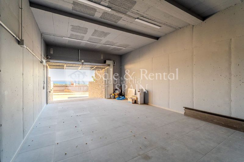Foto f7fb4eed-ce2d-4f74-a680-130bba39f27b. Casa amb piscina a Roca Grossa Lloret de Mar