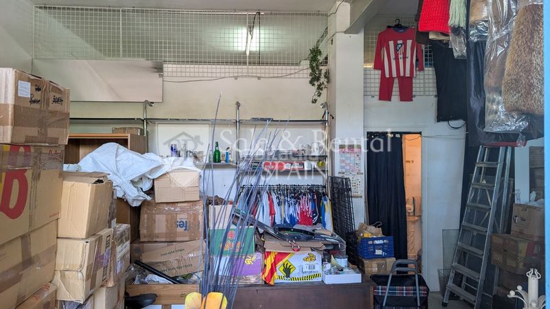 Foto 710822fe-677e-4ca1-bc97-d2528c1e2744. Local comercial a Sant Narcis Girona