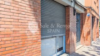Business premise in Sant Narcis. Amplio local comercial con gran visibilidad en girona