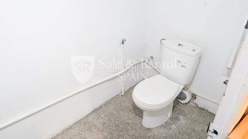 Foto d6ec0561-c65b-4410-8f37-e4f8140eb29c. Local comercial a Sant Narcis Girona