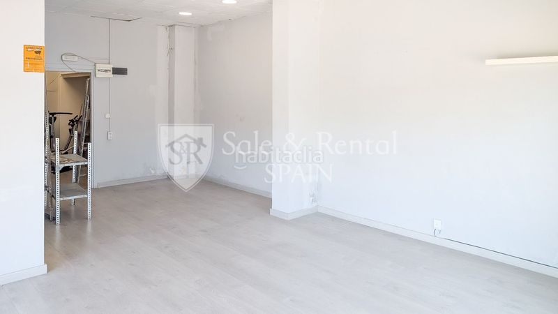 Foto e1ae4504-8d25-4a18-aa9d-2b2eee8a5944. Local comercial a Sant Narcis Girona