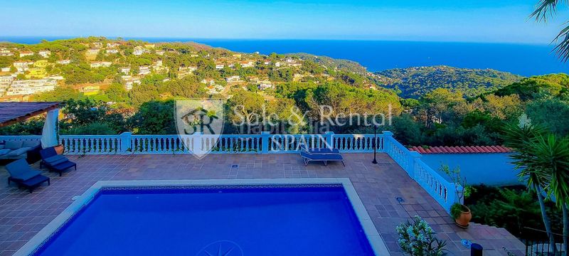 Foto 47d0c478-76a0-45b1-9e39-9a456417ddb3. Casa amb calefacció piscina a Serra Brava Lloret de Mar