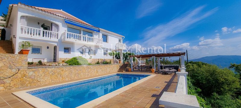 Foto 92ad5457-f00f-45af-b1d0-89cfeaf60ce2. Casa amb calefacció piscina a Serra Brava Lloret de Mar