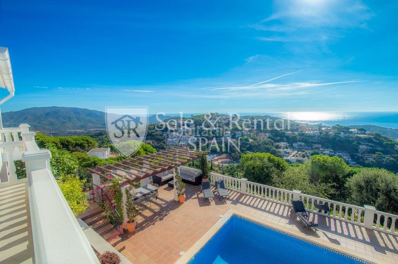 Foto c3270e04-784c-47c7-aebb-537afaa12236. Casa amb calefacció piscina a Serra Brava Lloret de Mar