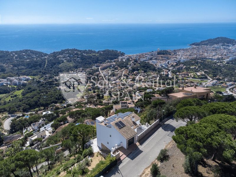 Foto 47992f3c-d5e1-4cdd-a6b8-650de9aae2db. Casa amb calefacció a Roca Grossa Lloret de Mar