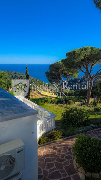 Foto 4d3c93a1-7bc7-42b0-a180-fa6da0e2a563. Casa amb calefacció a Canyelles Lloret de Mar