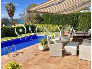 Casa  Austria. Exlusivo chalet en lloret de mar