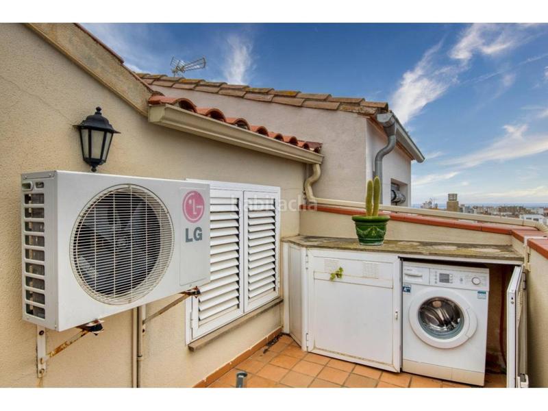 Foto 3b24d3bc-af01-47e8-8ce7-cc9f5f4328e3. Haus mit parking in Eixample Sant Feliu de Guíxols