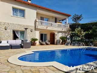 Maison  Cantbria. Casa unifamiliar con piscina en calonge