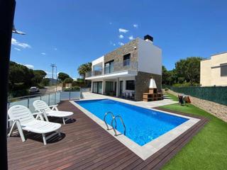 Maison  Mestre daixa. Casa de diseo a 800 m de la playa de sant pol