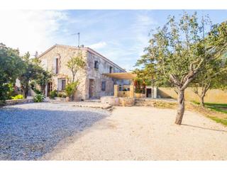 Masia  Marieta. Masía catalana recientemente reformada
