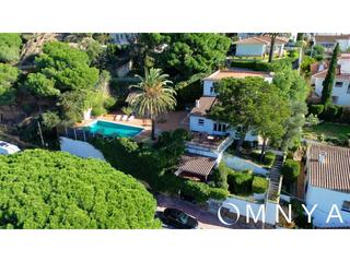 Maison  Joan casas. Casa unifamiliar con vistas espectaculares en sant feliu de guíx