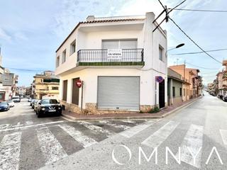 Maison  Màlaga. Casa en venta en sant feliu de guíxols con local y sótano