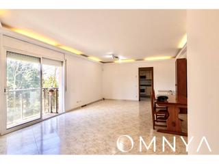 Appartement  Rec madral. Piso muy amplio con 2 plazas de aparcamiento en llagostera