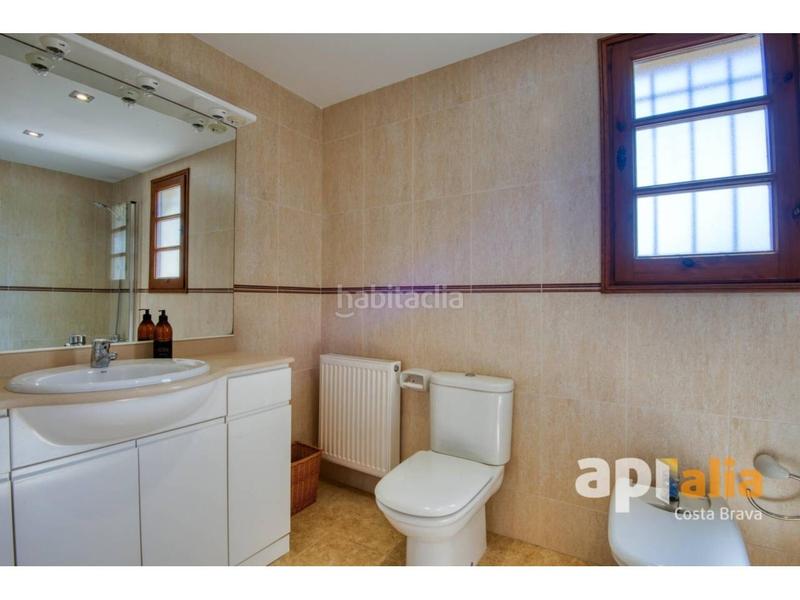 Foto 70a29923-a50e-4b41-939a-77129d8dd8ec. Casa  en venta en Breda