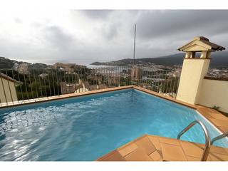 Haus  París. Casa exclusiva con piscina privada y espectaculares vistas al ma