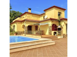Casa  Eroles. Gran casa a 4 vientos cerca de la playa de sagaró