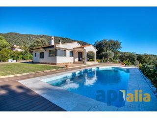 Casa  Gavarres. Casa en venta en llagostera