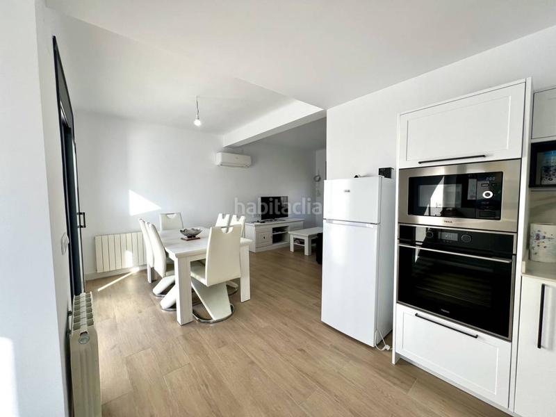 Foto a7dc6c94-1ea8-410b-8483-d98e77ac7412. Casa a schiera con riscaldamento in Eixample Sant Feliu de Guíxols