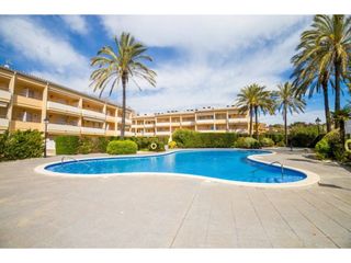 Flat  Avenida platja d´aro. Planta baja con jardín privado y piscina en zona premium de saga