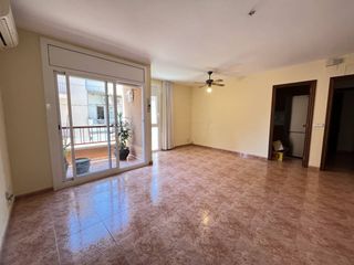 Pis  Calle córdoba. Excelente oportunidad 4 habitaciones, balcón y 121 m