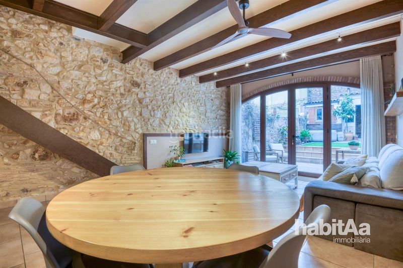 Foto 172c2329-6881-4cd5-9745-35e36ad3973e. Casa adossada a Eixample Sant Feliu de Guíxols
