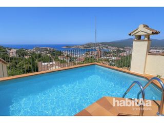 Casa  París. Casa exclusiva con piscina privada y espectaculares vistas al ma