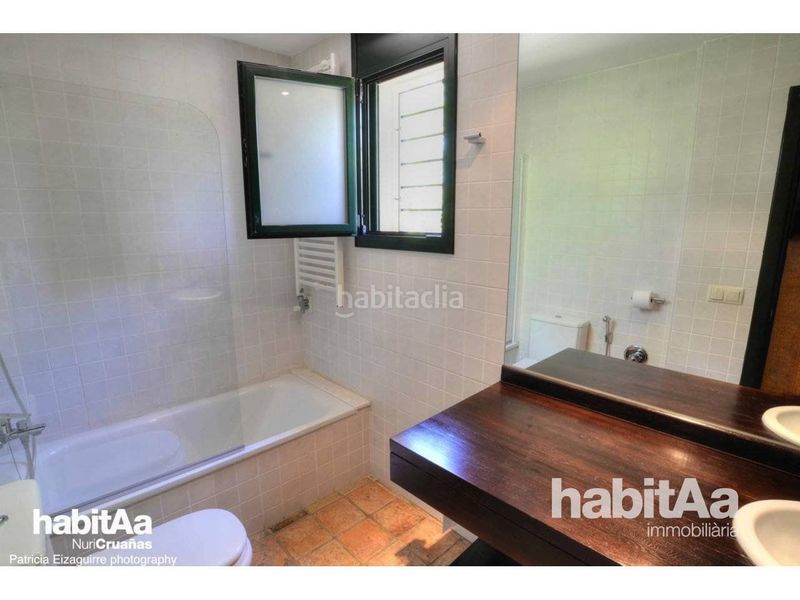 Foto 8a0531fa-08e3-4752-b39d-9d9a411b3476. Casa amb calefacció aparcament piscina a Centre Sant Feliu de Guíxols
