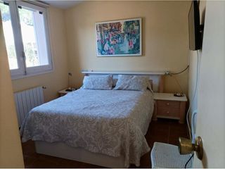 Casa adossada a Francesc Isgleas
