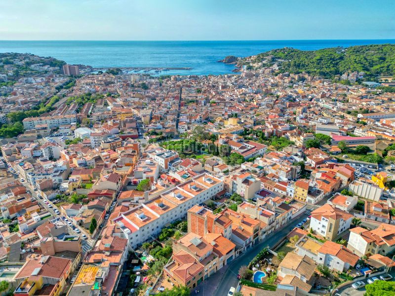 Foto e8fedf48-1858-4c78-9b13-2a448e7c7e45. Pis amb calefacció a Eixample Sant Feliu de Guíxols