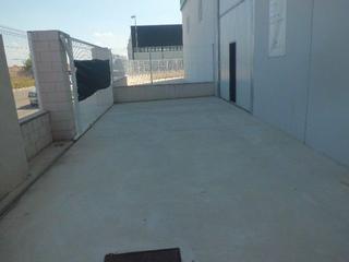 Industrial building in Novetlè