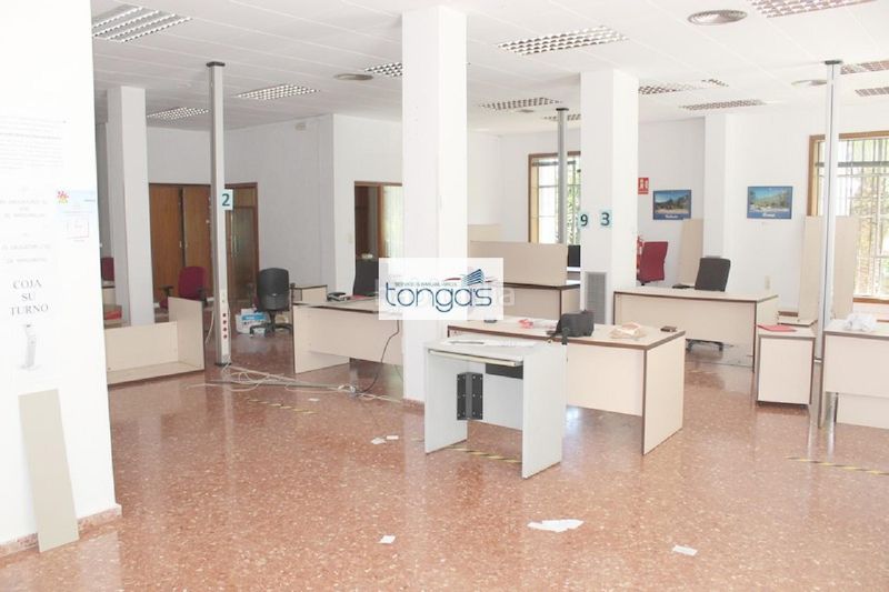 Foto 5735ea31-0acc-4b89-a682-c795f0c5d7ae. Lloguer local comercial a Xàtiva