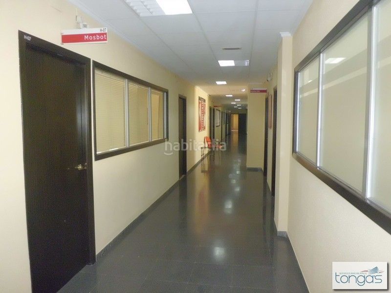Foto 2ff85ebb-524a-45a0-bf44-0a3d0f2d3e27. Miete büro in Xàtiva