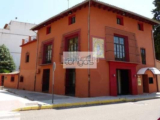 Foto 5abcf8f7-7b54-44c0-9051-a7070fec9c8b. Casa amb piscina a Xàtiva