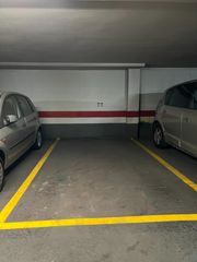 Car parking in Calle de Rodrigo de Pertegás